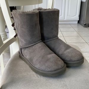 Ugg Boots Women Bailey Bow II Boots - size 7